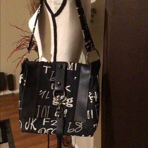 🎁Black and White Satchel Bag🎁